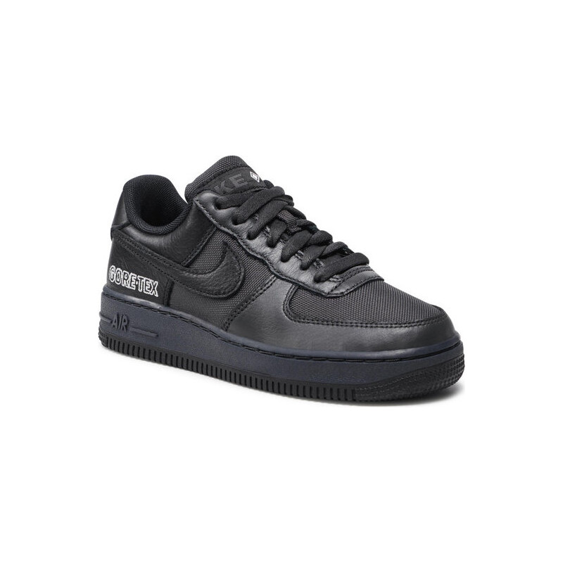 Czarne buty sportowe Nike sznurowane z goretexu