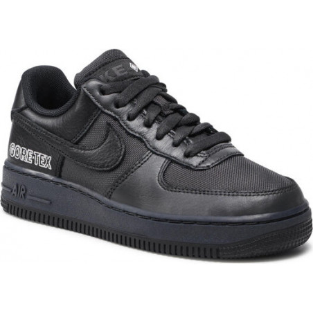 Czarne buty sportowe Nike sznurowane z goretexu
