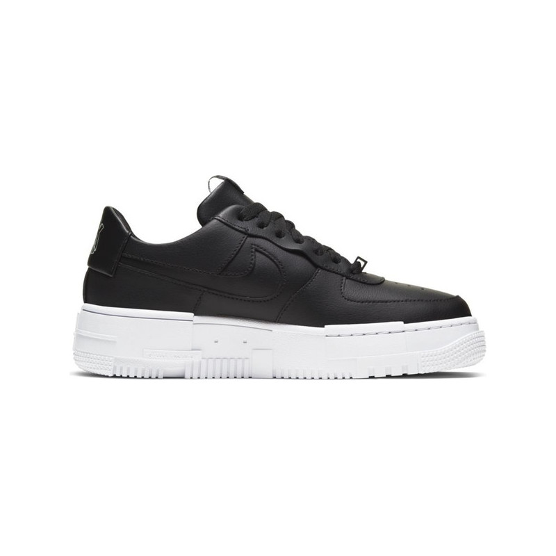 Czarne buty sportowe Nike sznurowane ze skóry
