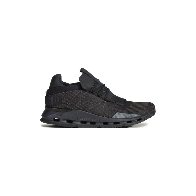 Czarne buty sportowe On Running sznurowane