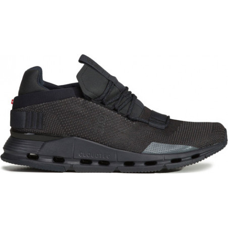 Czarne buty sportowe On Running sznurowane