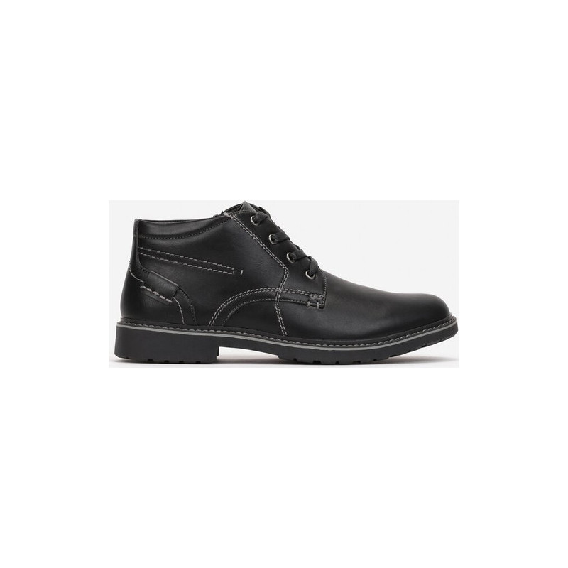 Czarne buty zimowe born2be