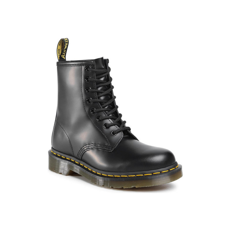 Czarne buty zimowe Dr. Martens sznurowane ze skóry