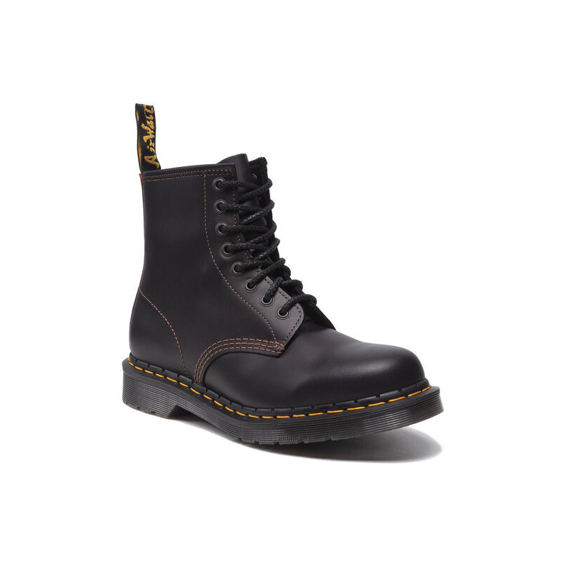 Czarne buty zimowe Dr. Martens w stylu casual