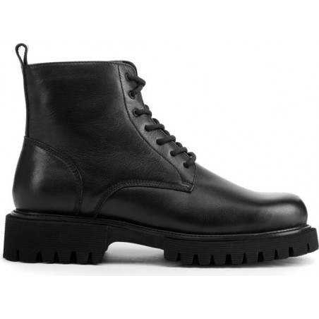 Czarne buty zimowe Wittchen w militarnym stylu