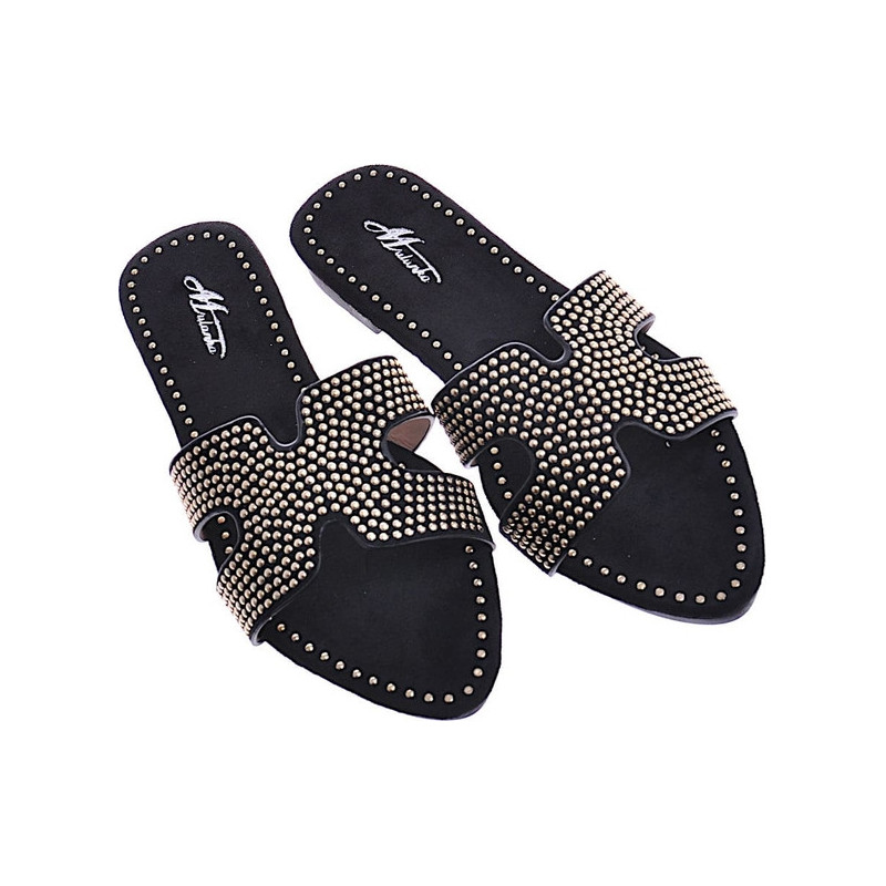 Czarne klapki Pantofelek24 w stylu casual z płaską podeszwą