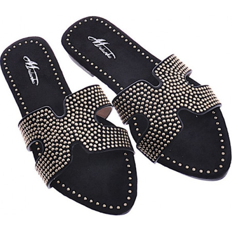 Czarne klapki Pantofelek24 w stylu casual z płaską podeszwą