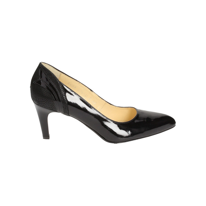 Czarne szpilki Wojtowicz w stylu klasycznym