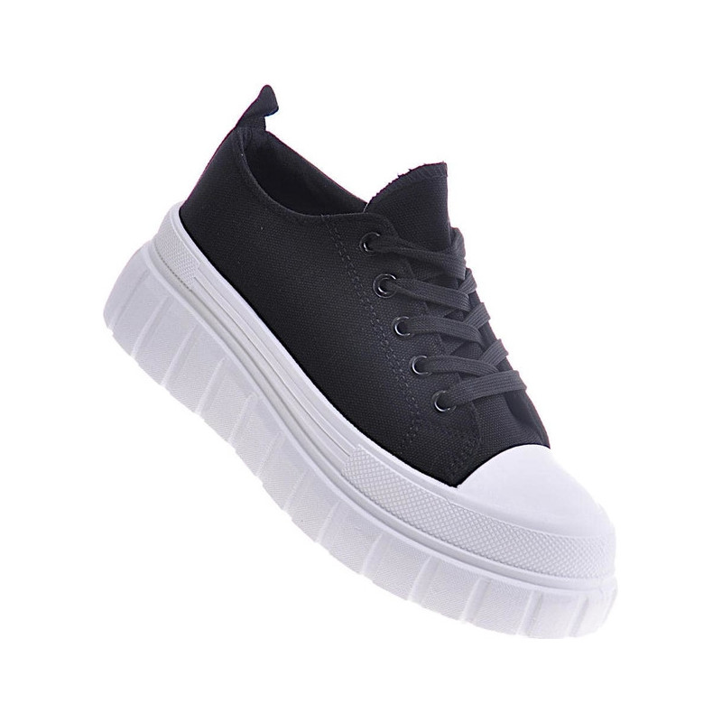 Czarne trampki producent niezdefiniowany na platformie w sportowym stylu