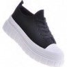 Czarne trampki producent niezdefiniowany na platformie w sportowym stylu