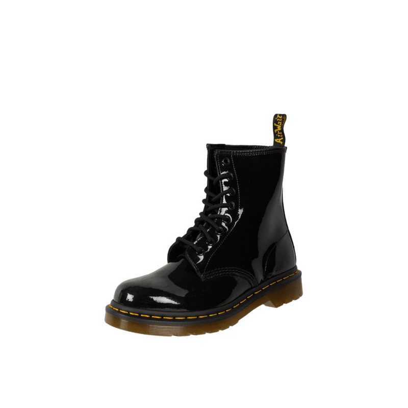 Czarne trapery damskie Dr. Martens z płaską podeszwą