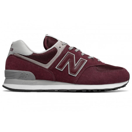 Czerwone buty New Balance w sportowym stylu z zamszu