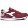 Czerwone buty sportowe Diadora w sportowym stylu sznurowane