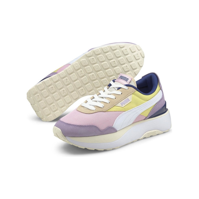 Czerwone buty sportowe Puma z płaską podeszwą