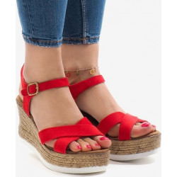 Czerwone espadryle Gemre.com.pl na koturnie z klamrami