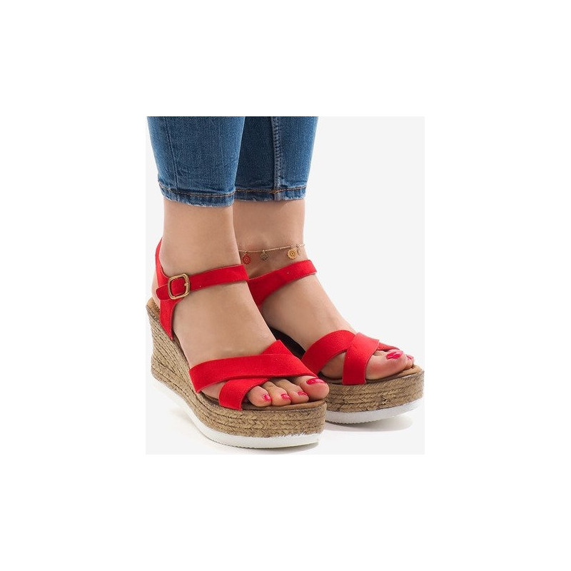 Czerwone espadryle Gemre.com.pl na koturnie z klamrami