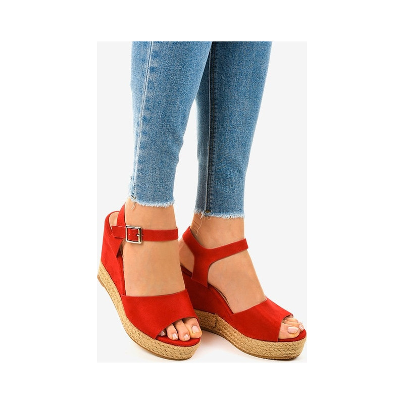 Czerwone espadryle Gemre.com.pl z tkaniny na koturnie w stylu retro