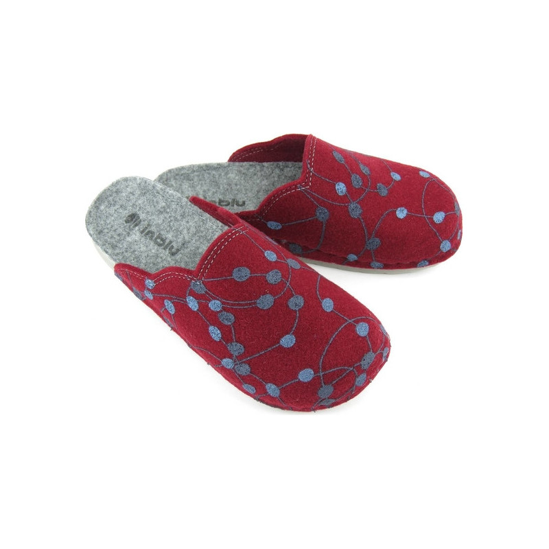 Czerwone kapcie Inblu z płaską podeszwą