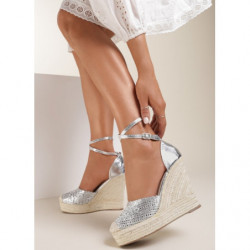 Espadryle Renee na koturnie z klamrami