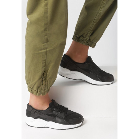 Granatowe buty sportowe born2be w sportowym stylu z płaską podeszwą sznurowane