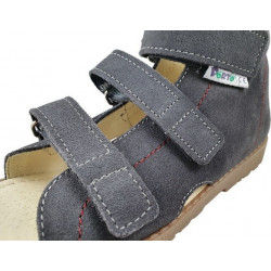 Granatowe kapcie Mrugała