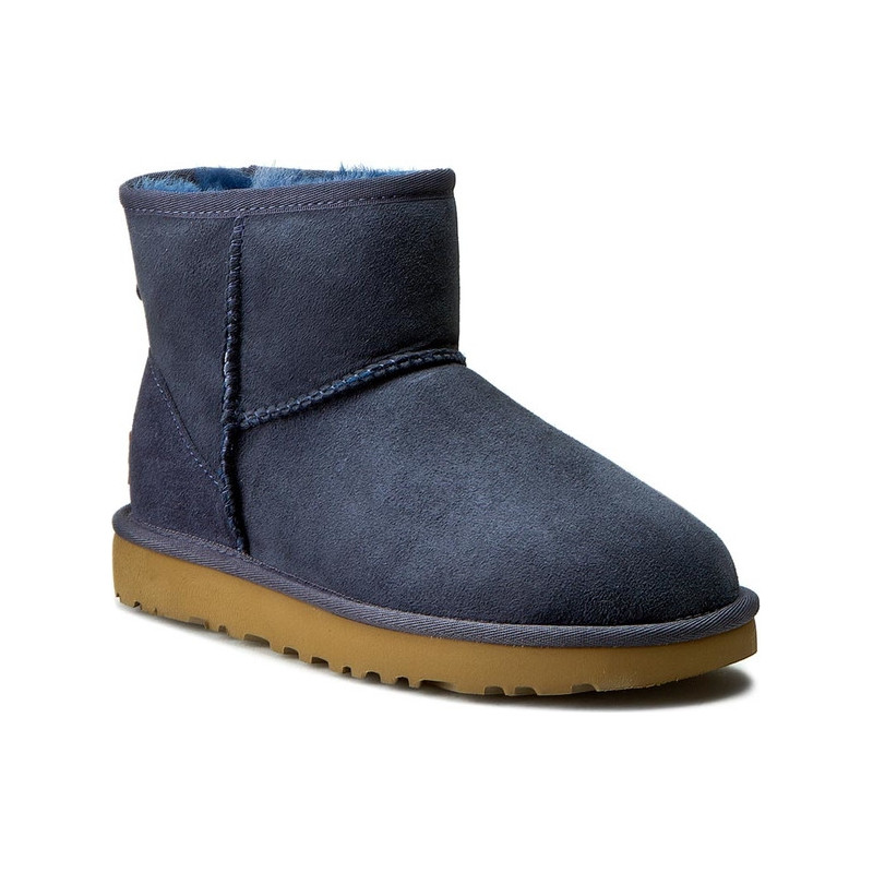 Granatowe śniegowce UGG Australia z płaską podeszwą