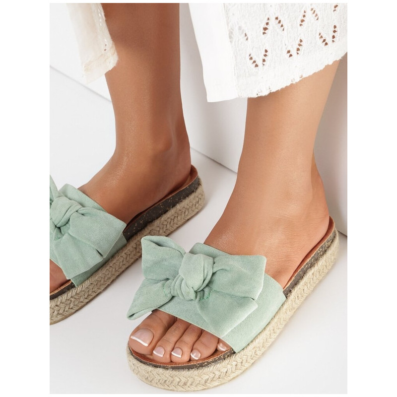 Klapki born2be z płaską podeszwą