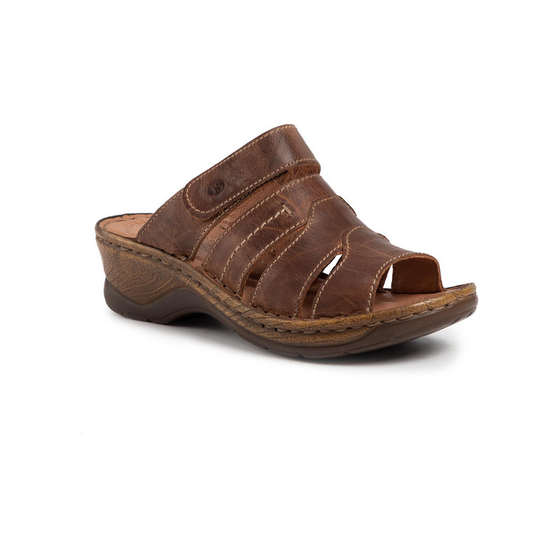 Klapki Josef Seibel w stylu casual na koturnie