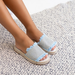 Klapki Royalfashion.pl z płaską podeszwą w stylu casual