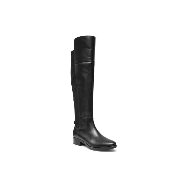 Kozaki Geox z płaską podeszwą w stylu casual
